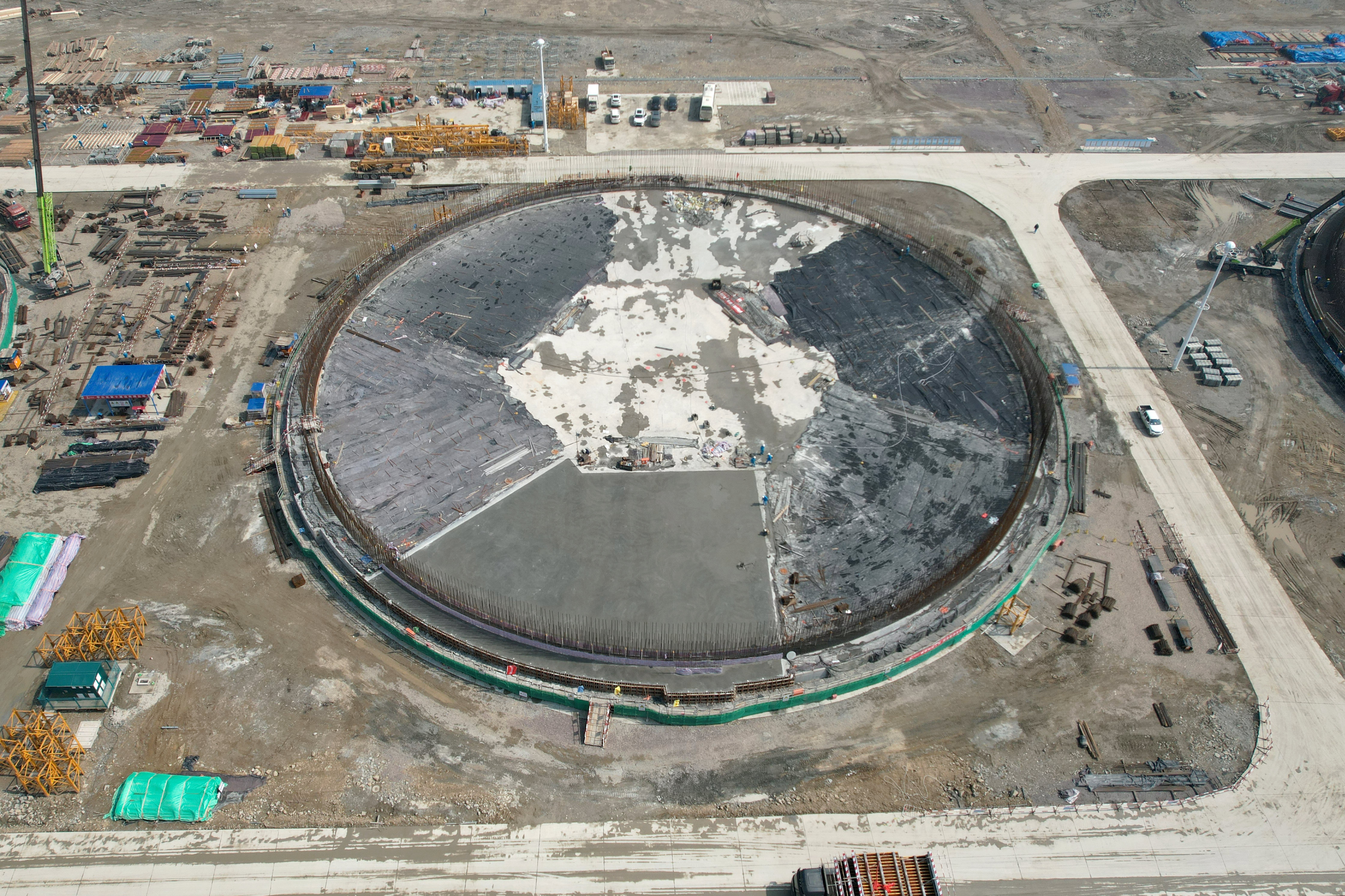 3月19日，浙能六横LNG接收站项目首座储罐（3号罐）承台完成混凝土浇筑。周衡平摄.jpg
